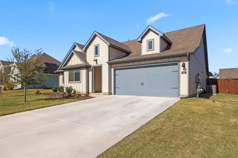 742 Buttercup Dr, Pilot Point, TX 76258