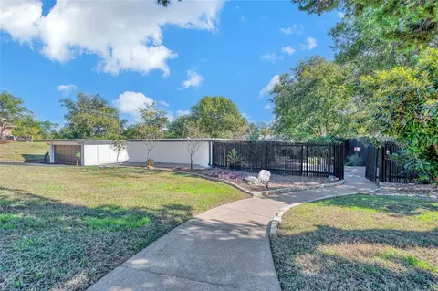 2605 Mount Carmel Dr, Waco, TX 76710