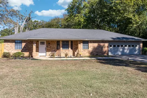 807 E College St, Athens, TX 75751