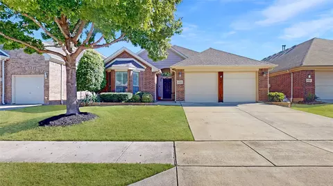 15736 Landing Creek Ln, Roanoke, TX 76262