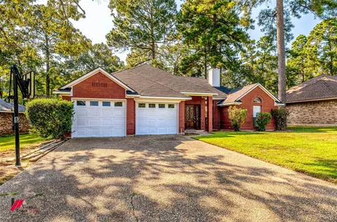 8844 Chadwick Dr, Shreveport, LA 71129