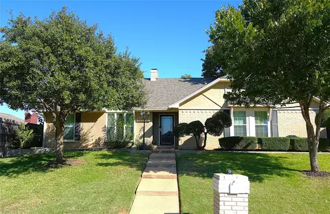 5603 Paddockview Dr, Arlington, TX 76017