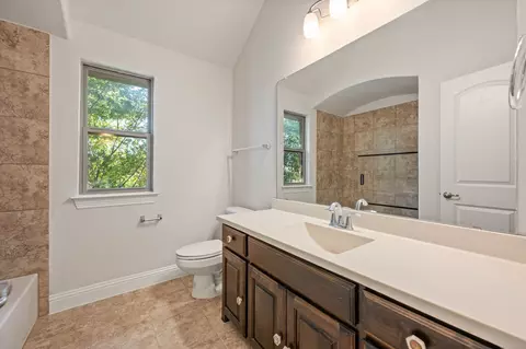 Bath - 6800 Cache Ct, Irving, TX 75039 photo 4 of 5