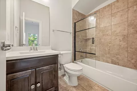 Bath - 6800 Cache Ct, Irving, TX 75039 photo 5 of 5
