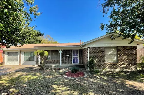 2805 Major St, Fort Worth, TX 76112