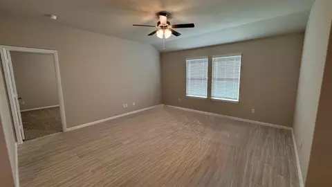 557 Arroyo Dr, Cleburne, TX 76033 photo 5