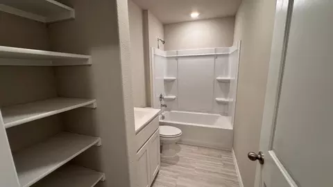 557 Arroyo Dr, Cleburne, TX 76033 photo 13