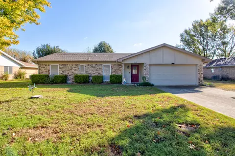 103 Brookshear Dr, Whitesboro, TX 76273