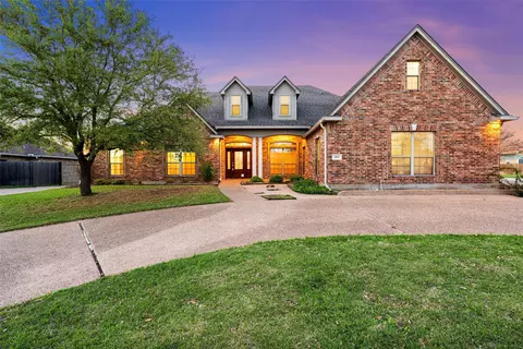 403 S Cedar Ridge Cir, Robinson, TX 76706