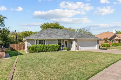 4237 Sue Ct, Lake Worth, TX 76135