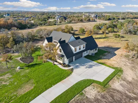 559 Aermotor Loop, Weatherford, TX 76085