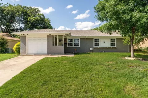 8820 Guadalupe Rd, Fort Worth, TX 76116