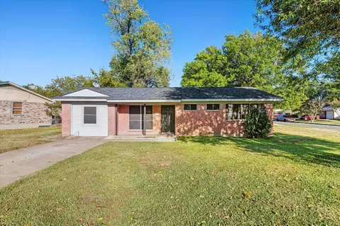 902 Irene Dr, Mesquite, TX 75149