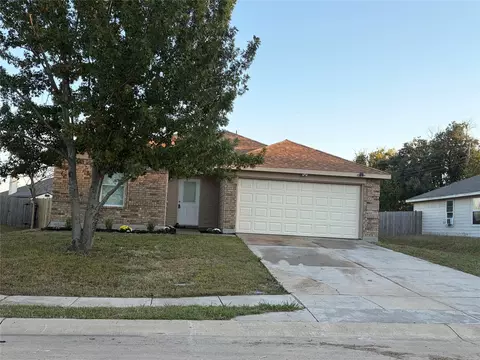 Exterior - 1826 Trailview Dr, Terrell, TX 75160 photo 2 of 6