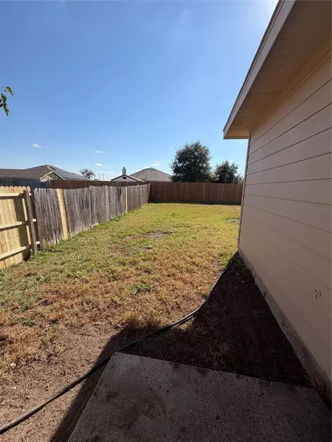 Exterior - 1826 Trailview Dr, Terrell, TX 75160 photo 4 of 6