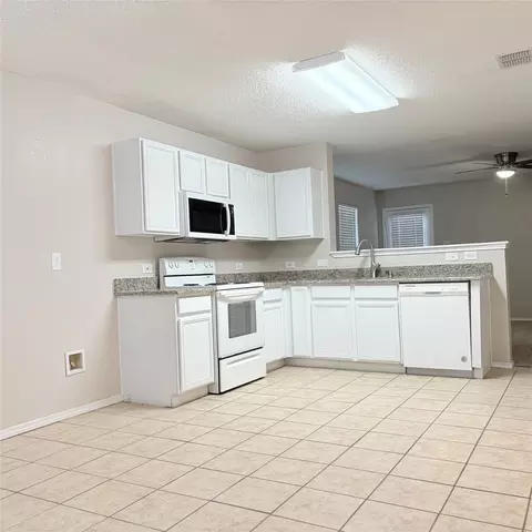 Kitchen - 1826 Trailview Dr, Terrell, TX 75160 photo 1 of 2