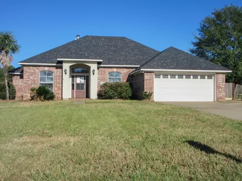 104 Pebble Beach Dr, Benton, LA 71006