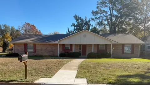 2108 Agnew St, Bonham, TX 75418