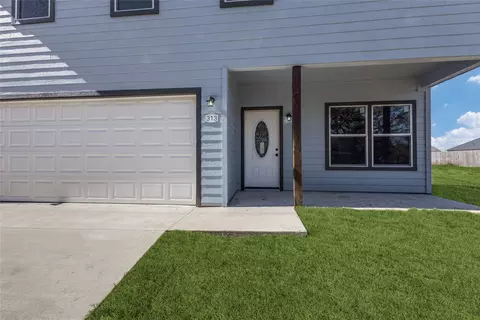 Exterior - 313 N Main St, Randolph, TX 75475 photo 3 of 5