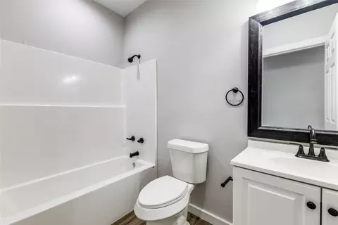 Bath - 313 N Main St, Randolph, TX 75475 photo 3 of 3