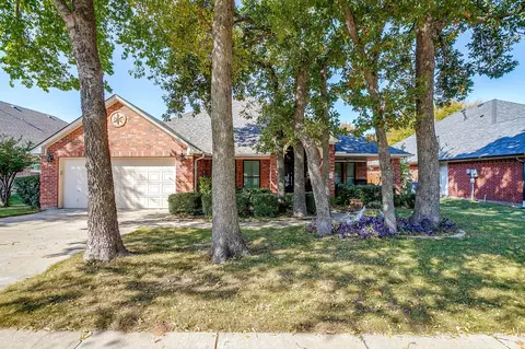 846 Valley Terrace Rd, Burleson, TX 76028