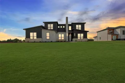 425 Whispering Way, Red Oak, TX 75154