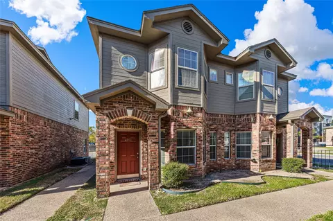 1701 S 12th St, Waco, TX 76706
