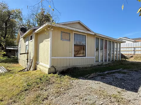 3203 NW 33rd St, Fort Worth, TX 76106