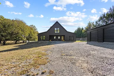 430 N Washburn Rd, Bells, TX 75414
