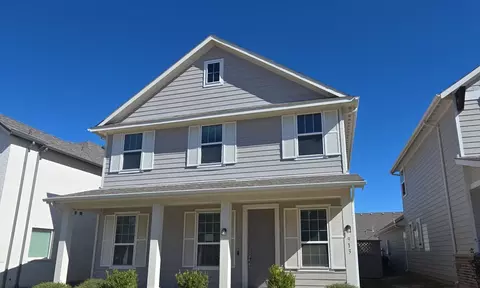 913 E Market St, Northlake, TX 76247