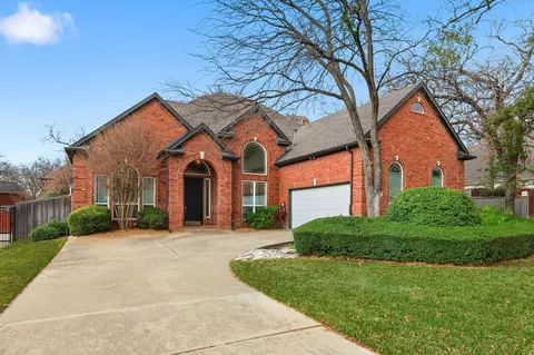 3324 Lexington Ave, Grapevine, TX 76051