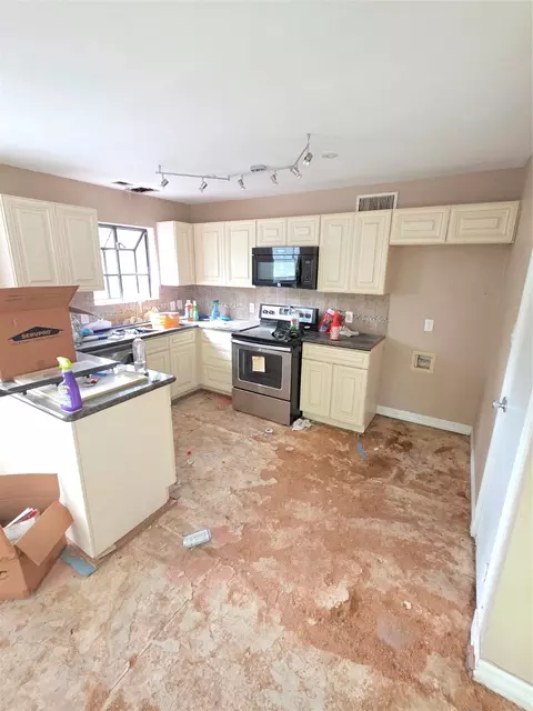 Kitchen - 55 Birch St, Trinity, TX 75862 photo 1 of 2