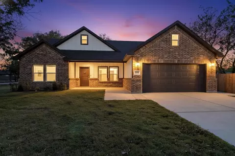500 Ennis Scott St, Ferris, TX 75125