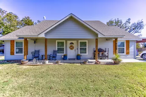 408 Pecan Tree Ct, Poolville, TX 76487