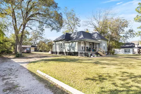 1216 Wesley St, Greenville, TX 75401