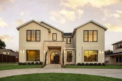 702 Mockingbird Ln, Coppell, TX 75019