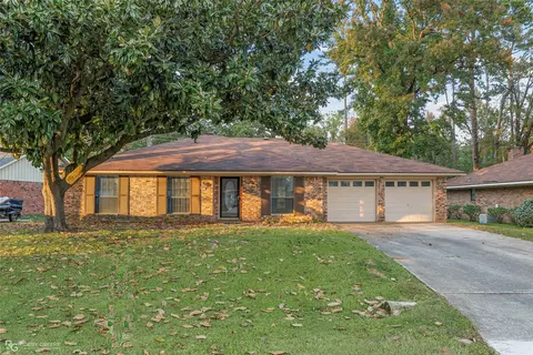 8615 Hollow Bluff Dr, Haughton, LA 71037