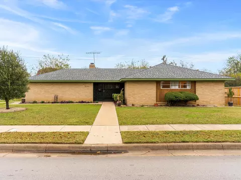 5651 Woodway Dr, Fort Worth, TX 76133