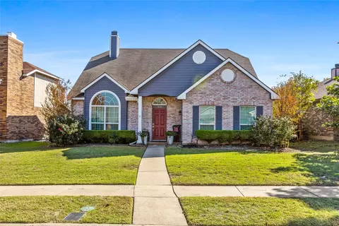 416 Sims Dr, Cedar Hill, TX 75104