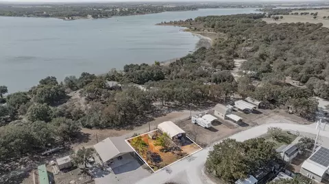357 Discovery Bay Rd, Comanche, TX 76442