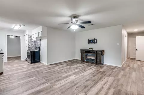 1711 Marlene Dr, Euless, TX 76040 photo 4