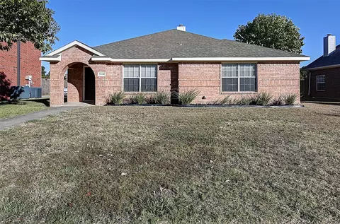 7010 Cottonwood Cir, Sachse, TX 75048