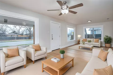 628 S Westmoreland Rd, Dallas, TX 75211