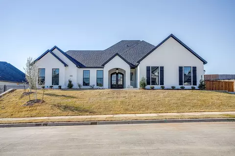 8118 Luanna Hls, Benbrook, TX 76126