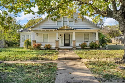 113 Williams St, Waxahachie, TX 75165