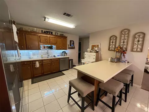 Kitchen - 805 10th St NW, Springhill, LA 71075 photo 1 of 2