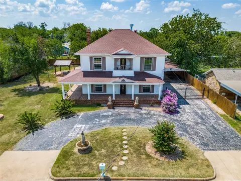 1211 Cherokee St, Weatherford, TX 76086