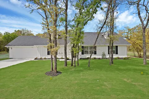 120 Sedona Creek Ct, Poolville, TX 76487
