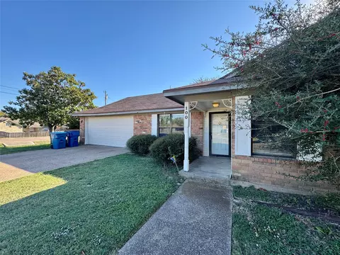 100 Marylee Dr, Hewitt, TX 76643