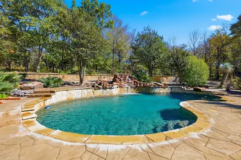 4939 Rose Hill Rd, Whitewright, TX 75491